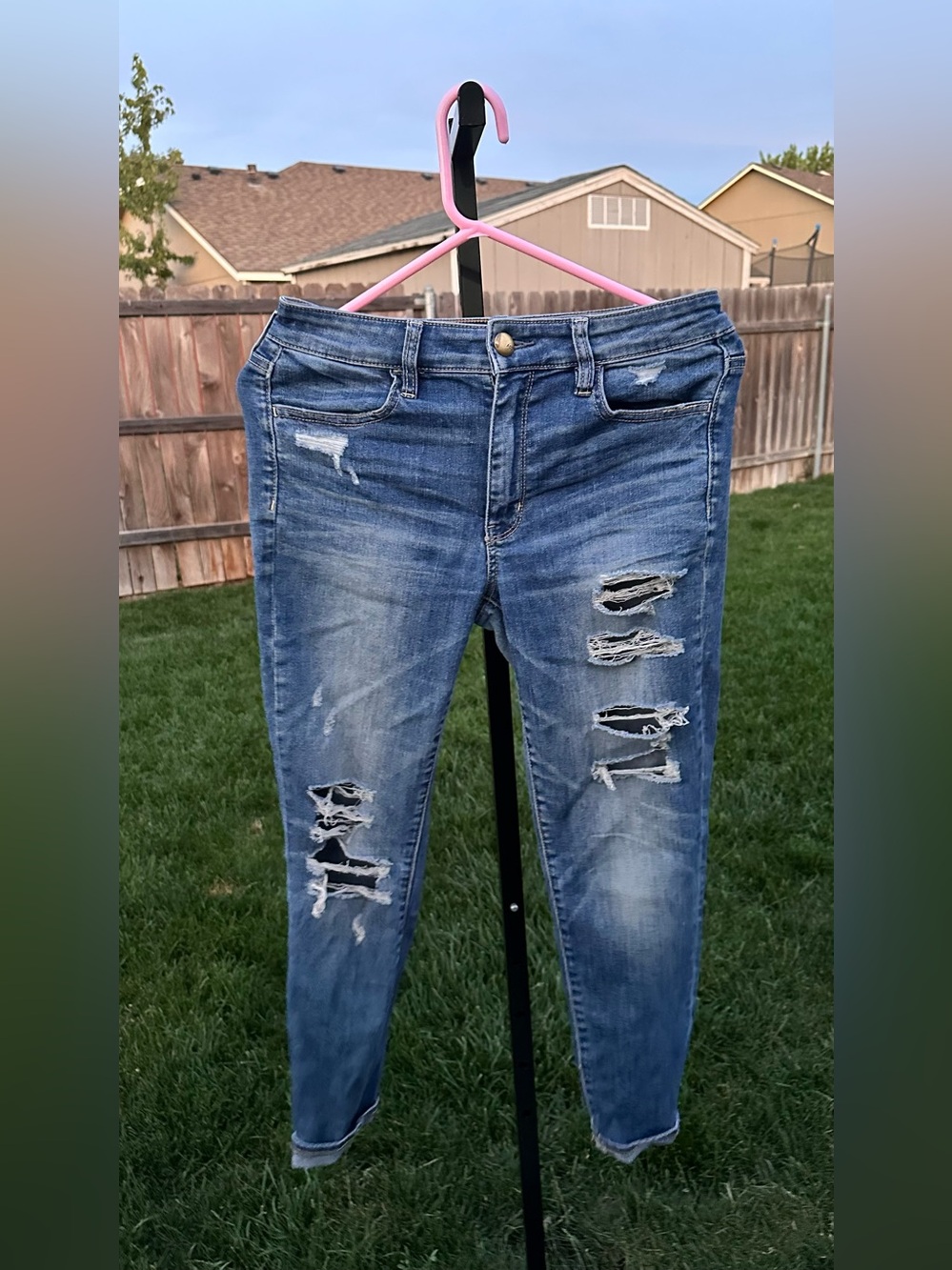 American eagle size 8 short distressed jeans